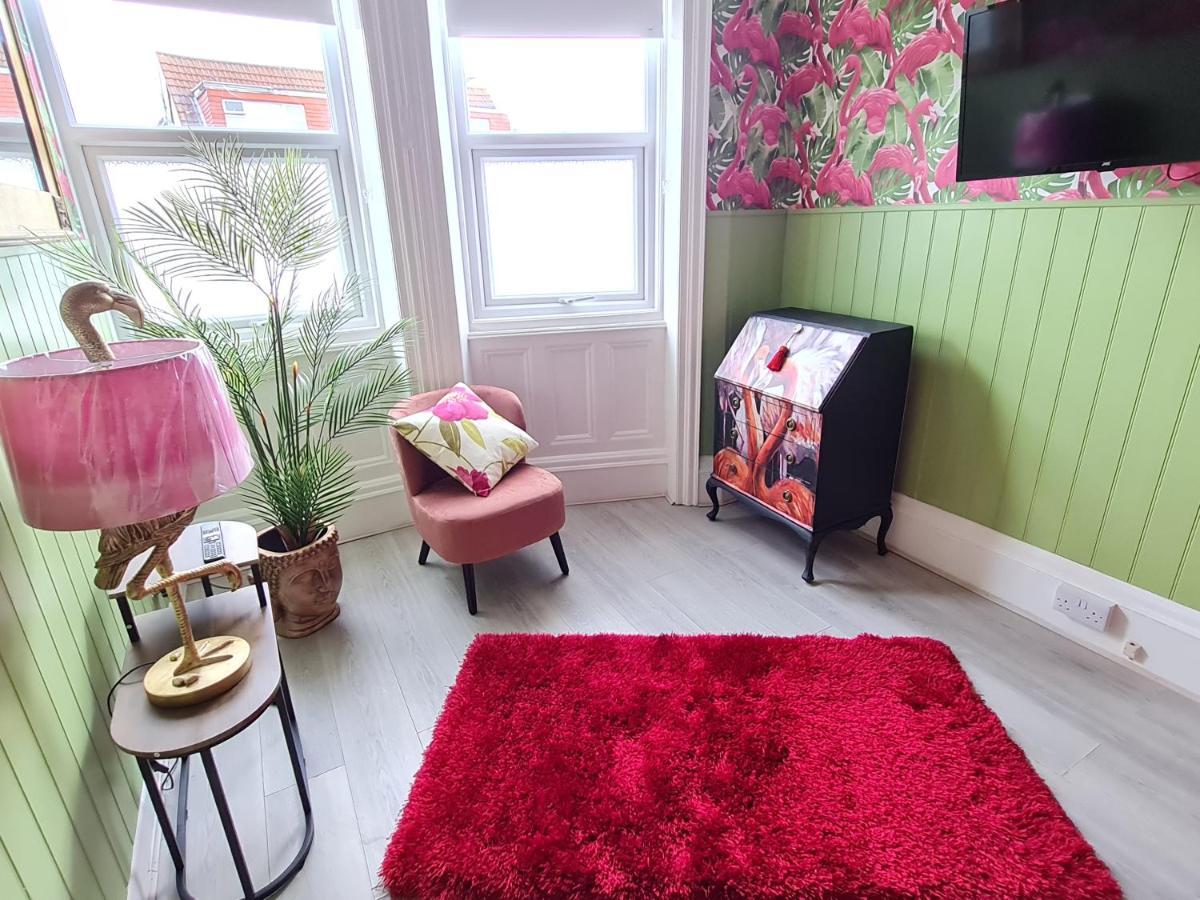 Lemur Lodge - Boutique Apartments - Short Stroll To The Beach Bournemouth Exteriör bild