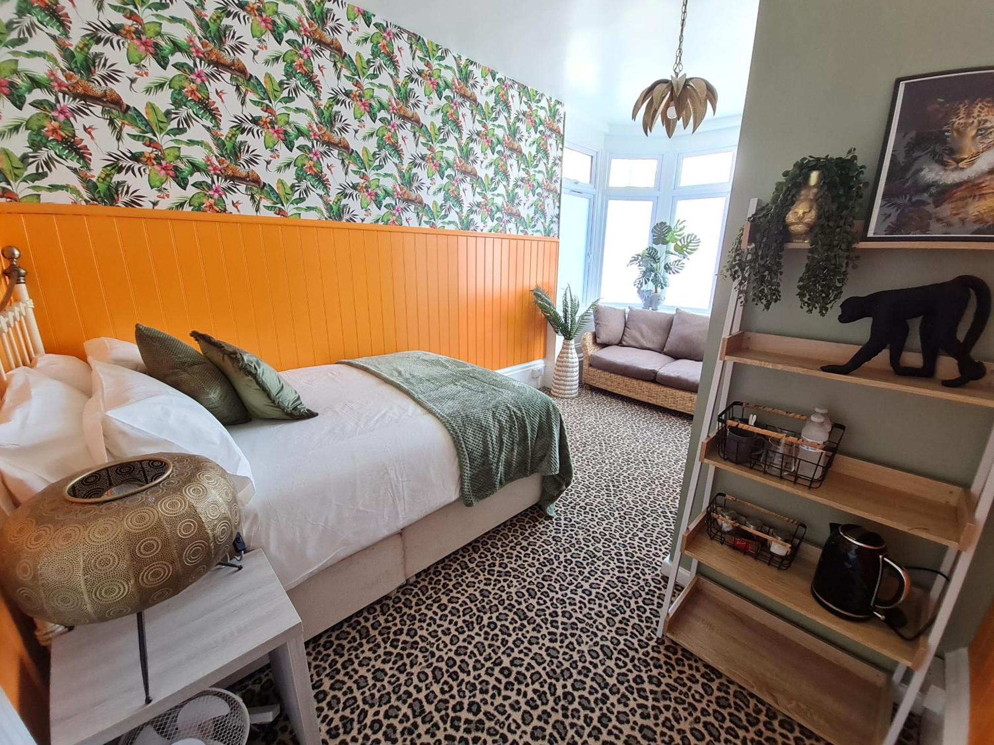 Lemur Lodge - Boutique Apartments - Short Stroll To The Beach Bournemouth Exteriör bild