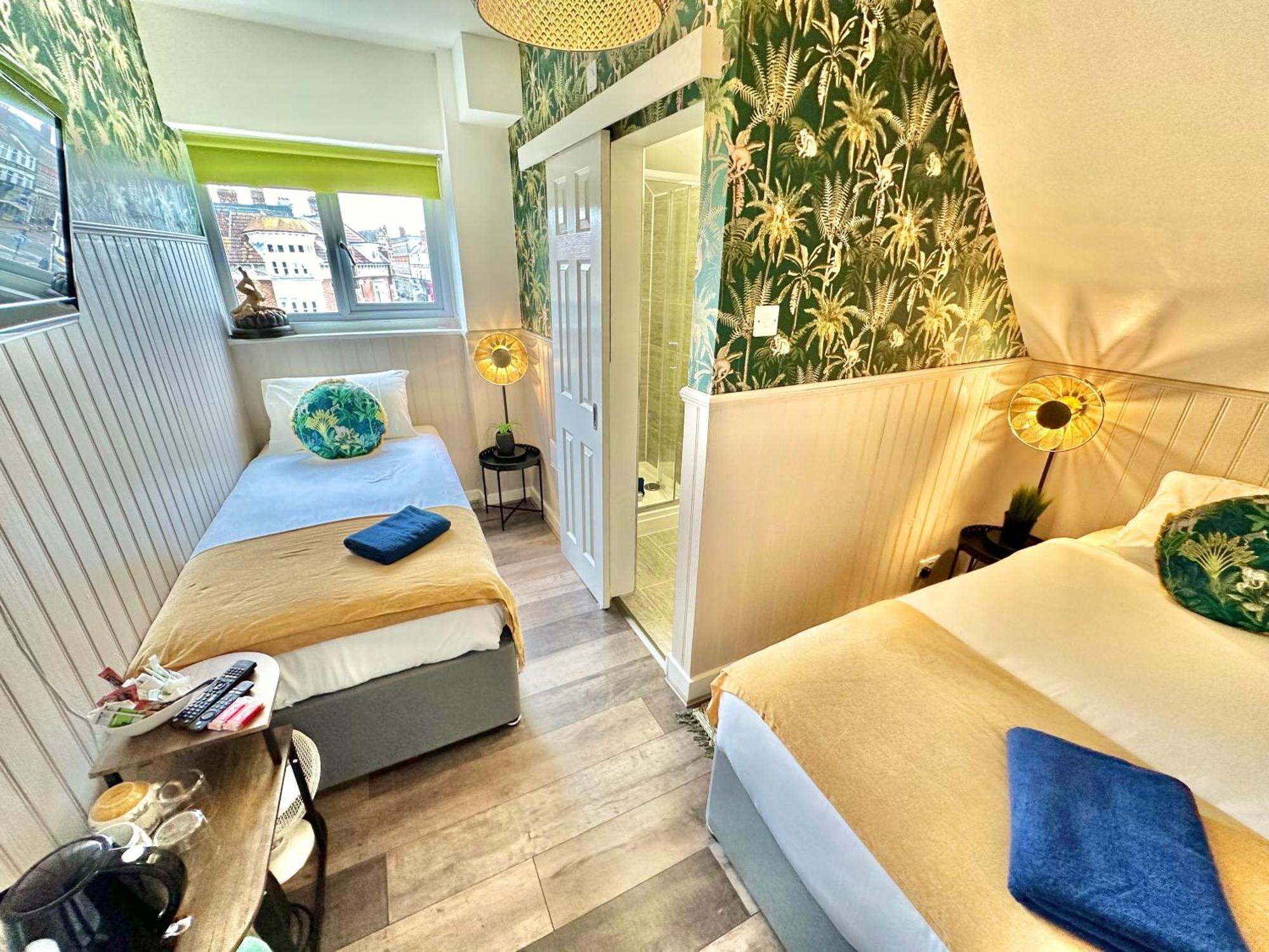 Lemur Lodge - Boutique Apartments - Short Stroll To The Beach Bournemouth Exteriör bild