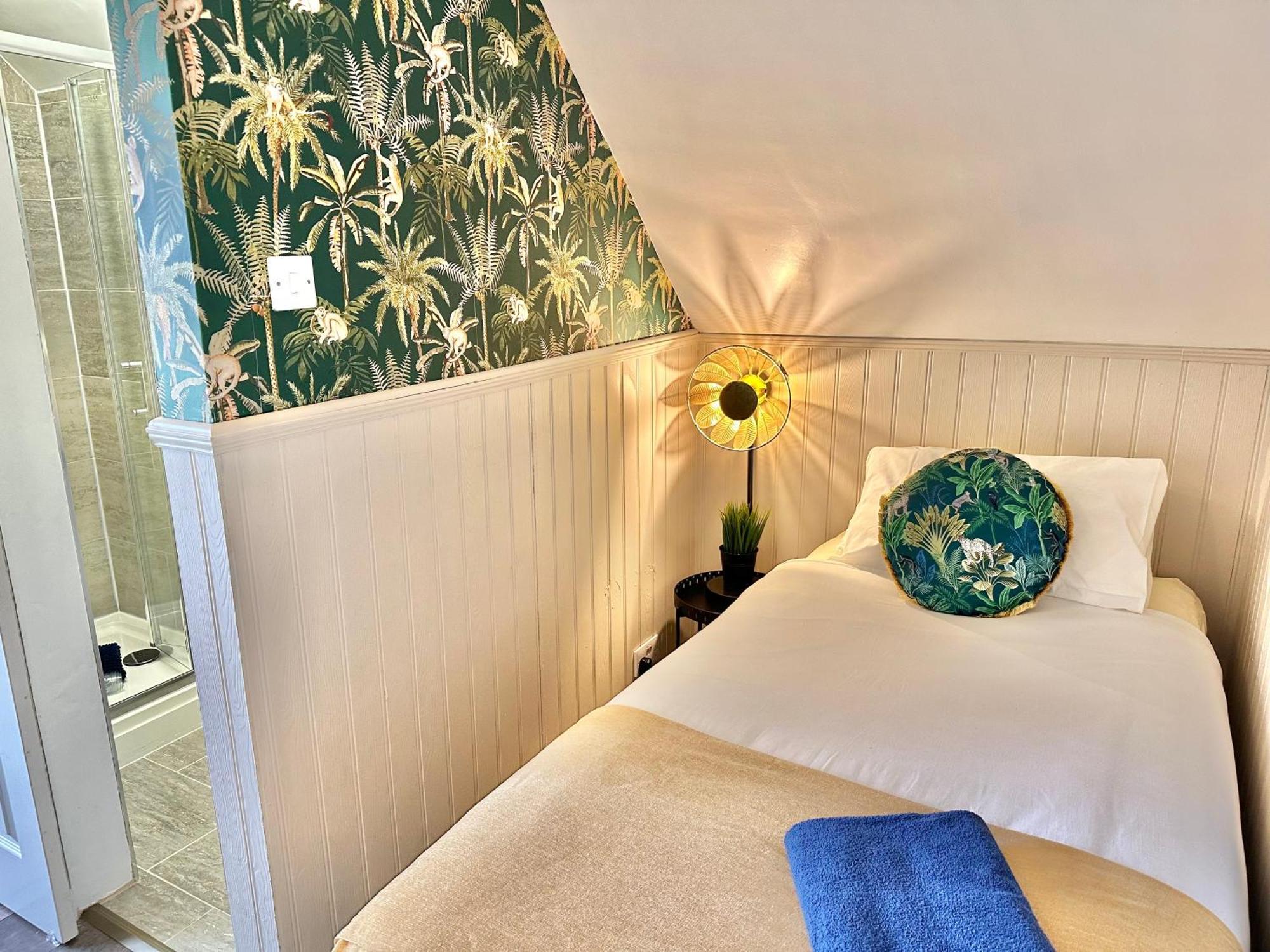 Lemur Lodge - Boutique Apartments - Short Stroll To The Beach Bournemouth Exteriör bild