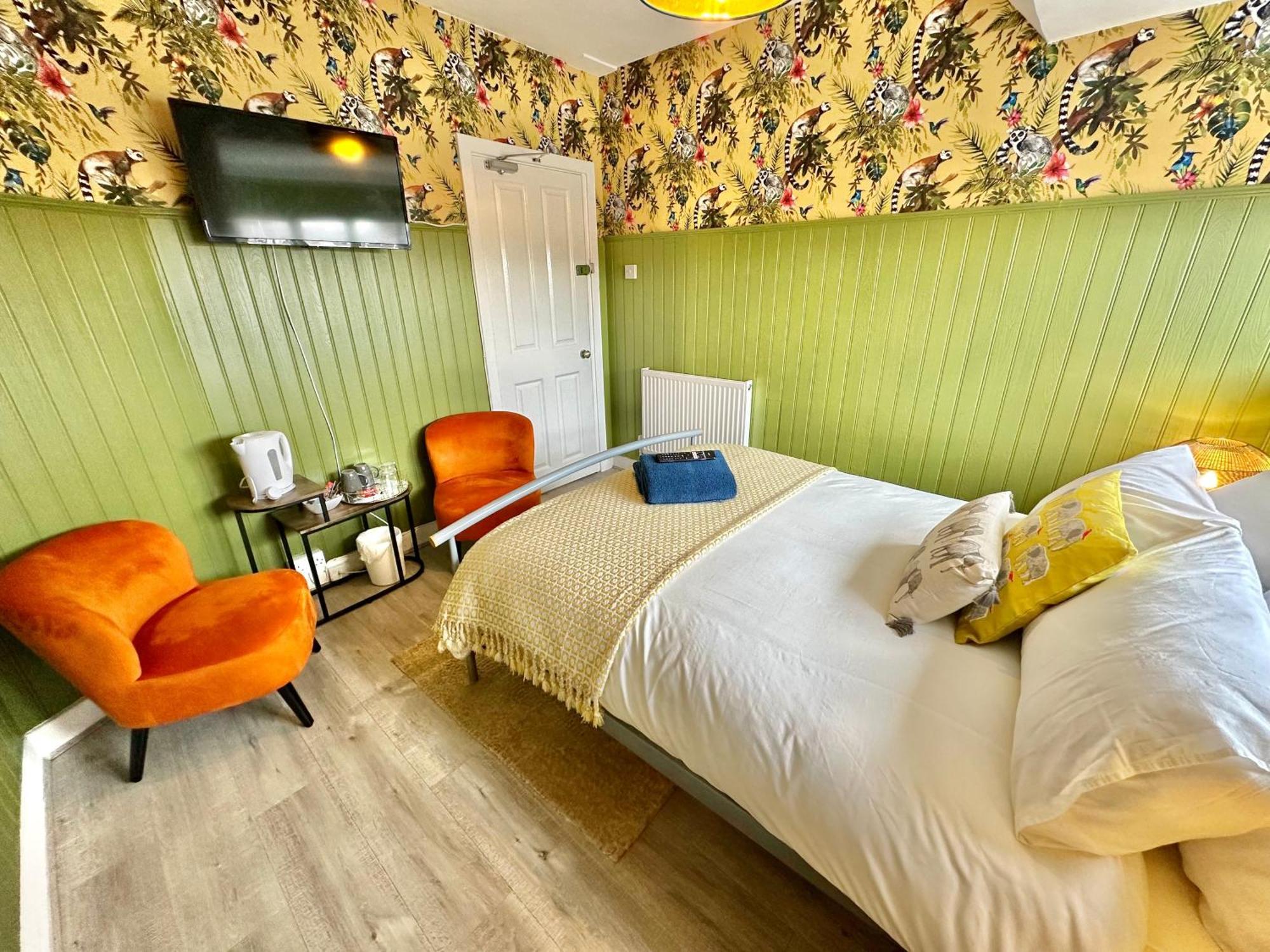 Lemur Lodge - Boutique Apartments - Short Stroll To The Beach Bournemouth Exteriör bild