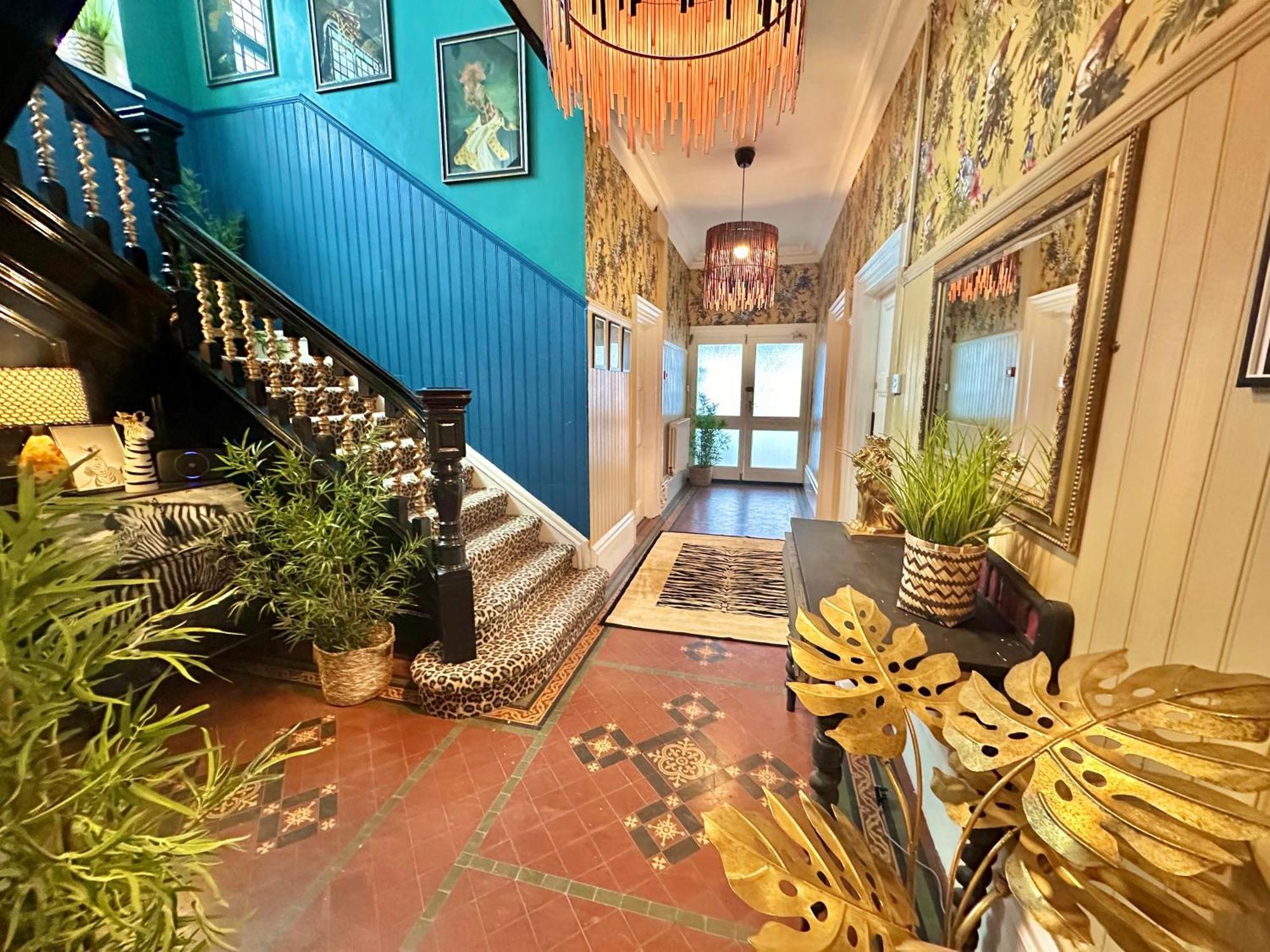Lemur Lodge - Boutique Apartments - Short Stroll To The Beach Bournemouth Exteriör bild
