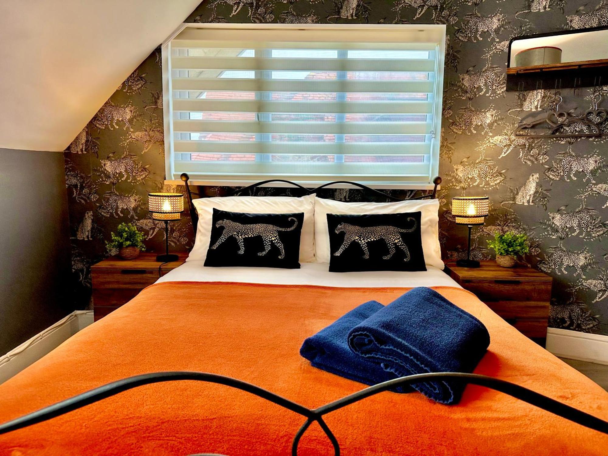 Lemur Lodge - Boutique Apartments - Short Stroll To The Beach Bournemouth Exteriör bild