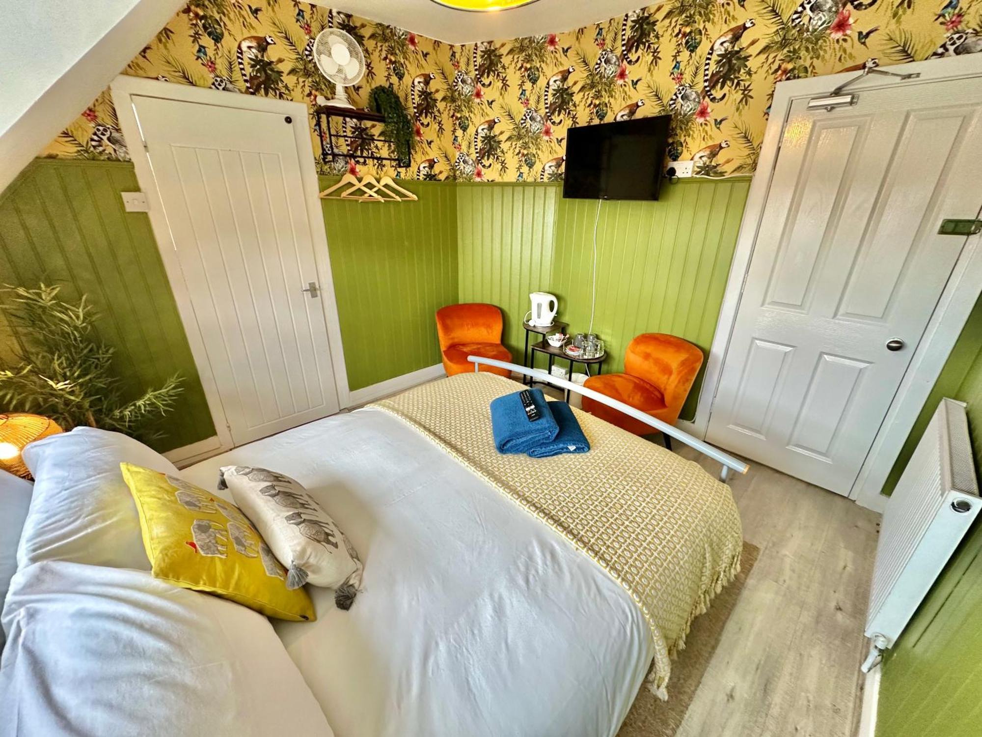 Lemur Lodge - Boutique Apartments - Short Stroll To The Beach Bournemouth Exteriör bild