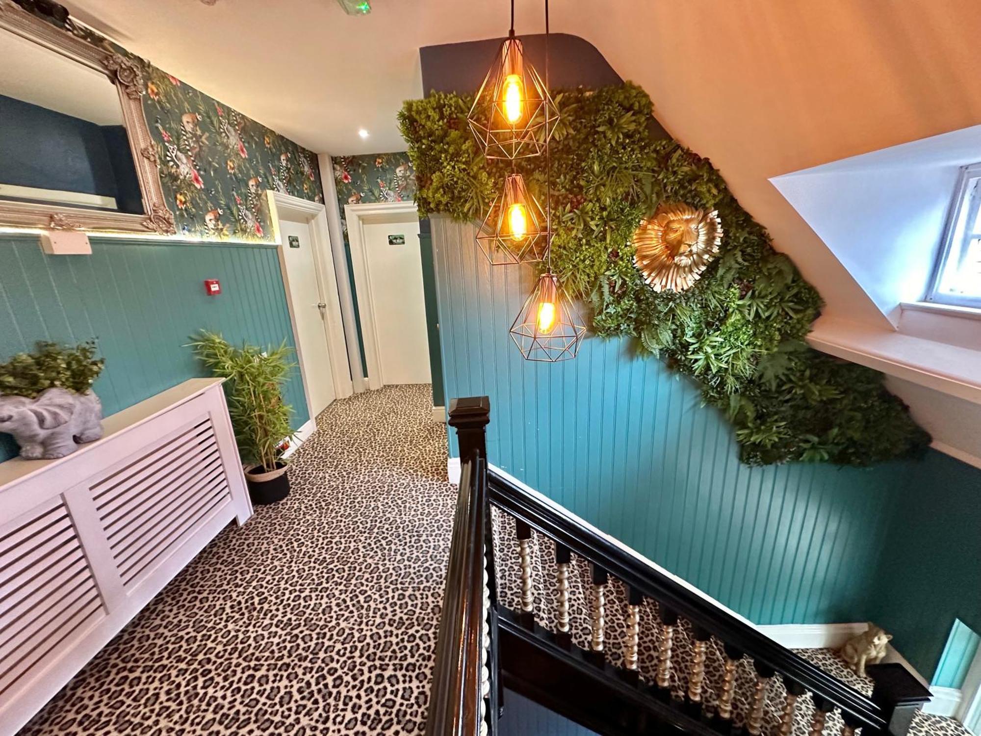 Lemur Lodge - Boutique Apartments - Short Stroll To The Beach Bournemouth Exteriör bild