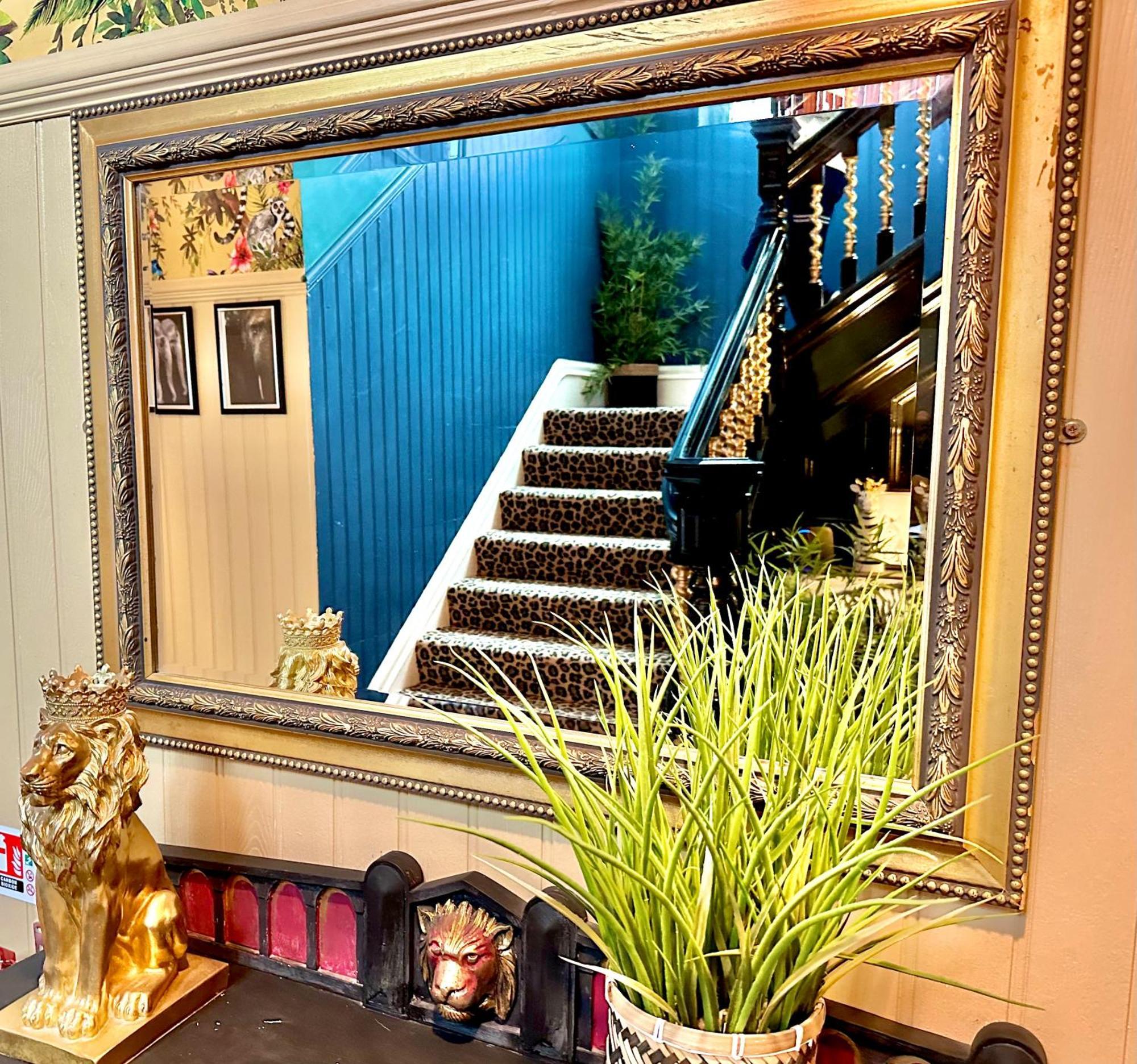 Lemur Lodge - Boutique Apartments - Short Stroll To The Beach Bournemouth Exteriör bild